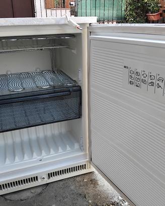 Freezer a cassetto