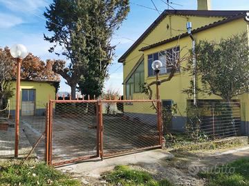 Villa Indipendente immersa nel verde vista lago