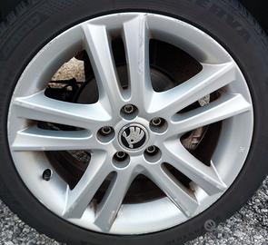 Cerchi in lega Skoda raggio 16 senza gomme