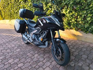 Honda NC750 DCT 2026 2500km tris valige