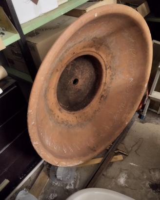 grande ciotola di terracotta