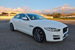 Jaguar XE (Motore nuovo)