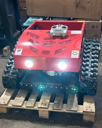 Tagliaerba sfalcio robot cingolato
