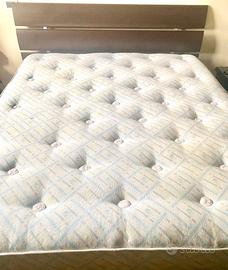 MATERASSO MATRIMONIALE BUONO STATO