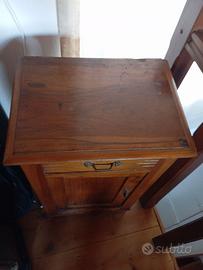 Comodidi in legno antichi 2