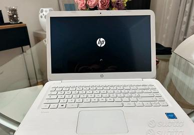 Portatile HP 4 Giga di Ram 64 giga di memoria
