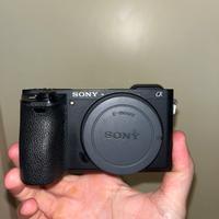 Sony A6500 starter kit : 4 Obiettivi + accessori