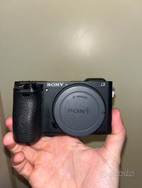Sony A6500 starter kit : 4 Obiettivi + accessori