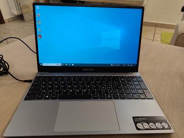 PC computer portatile come nuovo 