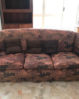 Divano tre posti di fabbricazione artigianale