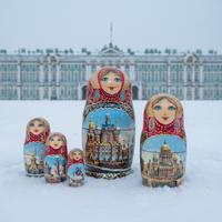 Famiglia di matriosKe a passeggio