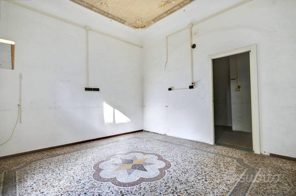 Immobile di 229 m² con più di 5 locali a Savona - Vista 5