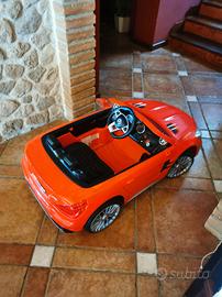 Macchina Mercedes AMG a batteria per bambini 