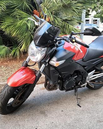 Suzuki gsr 600
