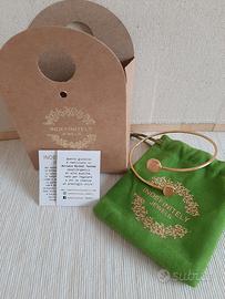 bracciale con dettagli color rosa cipria 