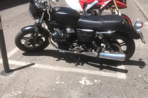 Moto guzzi v7 sport