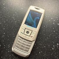 Cellulare vintage Samsung SGH-E250i - scatola