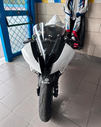Yamaha r6 pronto pista immatricolata