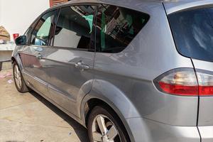 Ford SMAX 7 posti 1800 € trattabile
