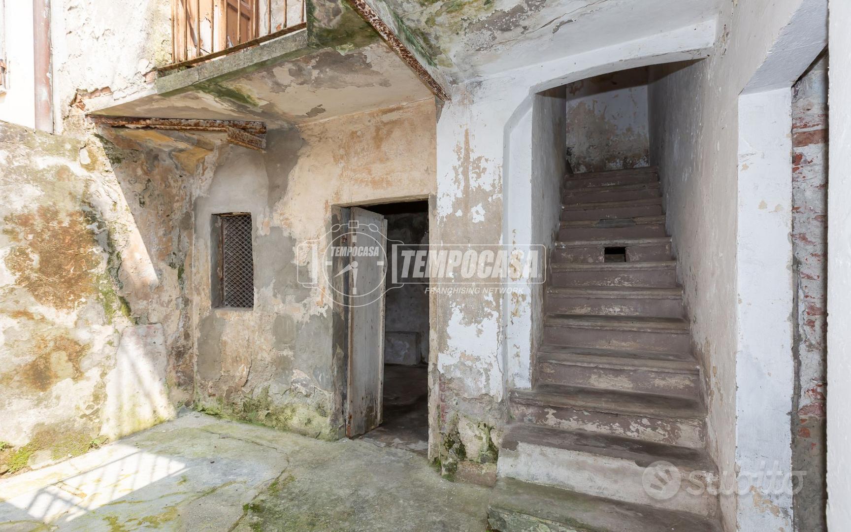 PORZIONE DI CASA, CENTRO PAESE - Vista 6