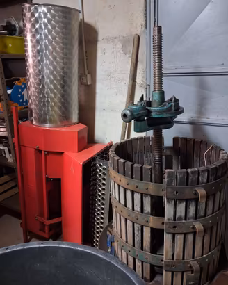 Attrezzatura da cantina per fare il vino