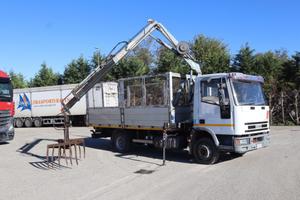 IVECO EUROCARGO 80 E 15 CON GRU E CARICATORE RAM