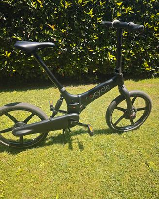 Bicicletta elettrica pieghevole