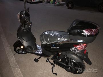 Scooter / Bici elettrica Z-Tech nuovo, mai usato