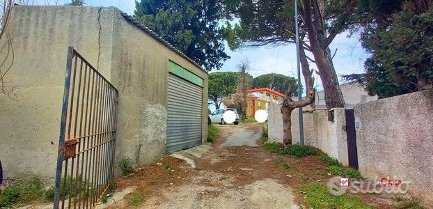 Locanda, terreno con ruderi e deposito