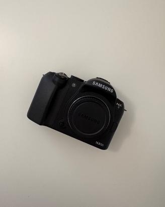 Samsung NX5 14,6 MP + ob 18-55 + batteria e carica