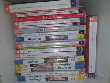 Libri medie 1°al 3° anno Plastificati e pronti 