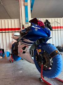 Yamaha r6 pronto pista