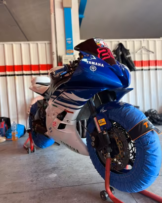 Yamaha r6 pronto pista
