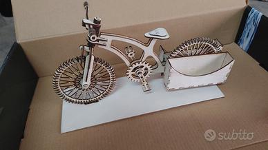 bicicletta porta biglietti in legno