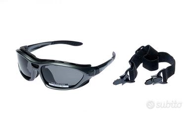 Occhiali sport acquatici