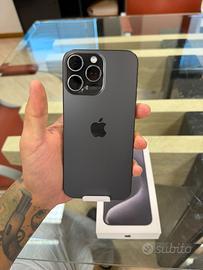 Iphone 15 pro max 256 gb appena rigenerato