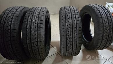 4 Gomme 215/55 R16 Invernali