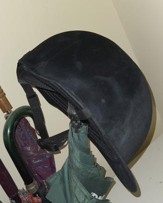 Equitazione casco pantaloni