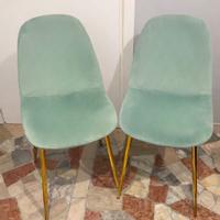 Coppia di sedie verdi in velluto con gambe oro