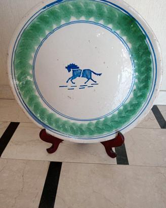 Piatto in ceramica di Caltagirone fangotto