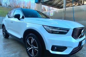 Volvo XC40 D4 RDesign 190CV FULL