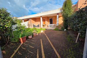 Elegante villa acque chiare 4 vani