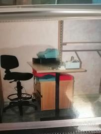 Scrivania da ufficio/lavoro + Sedia 