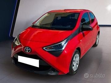Toyota Aygo 5p 1.0 x-clusiv red pack m-mt 72cv