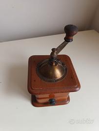 Macinacaffè Vintage in Legno e Ottone