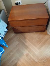 Due comodini in noce