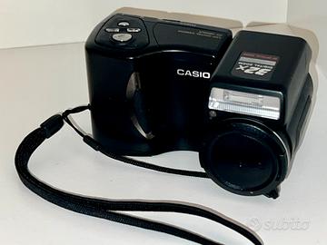 Casio fotocamera digitale compatta