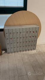 Armadietto a chiave con 50 scomparti