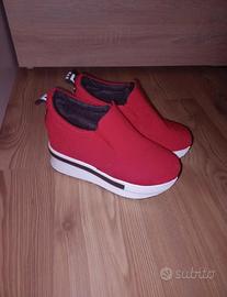 scarpe rosse sportive ed eleganti