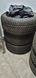 3 gomme invernali Goodyear 225-45-17